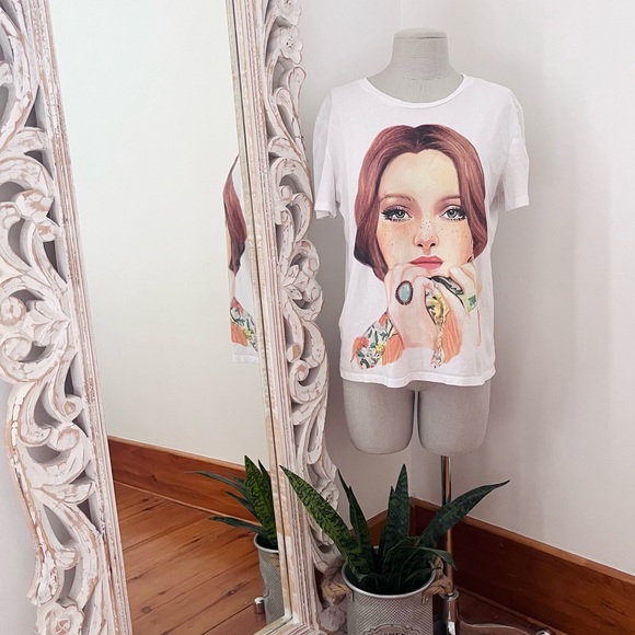 Zara Graphic Tee - Picture 1 of 4